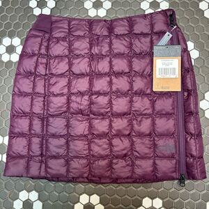 THE NORTH FACE THERMOBALL HYBRID BLACKBERRY WINE QUILTED PUFFER SMALL